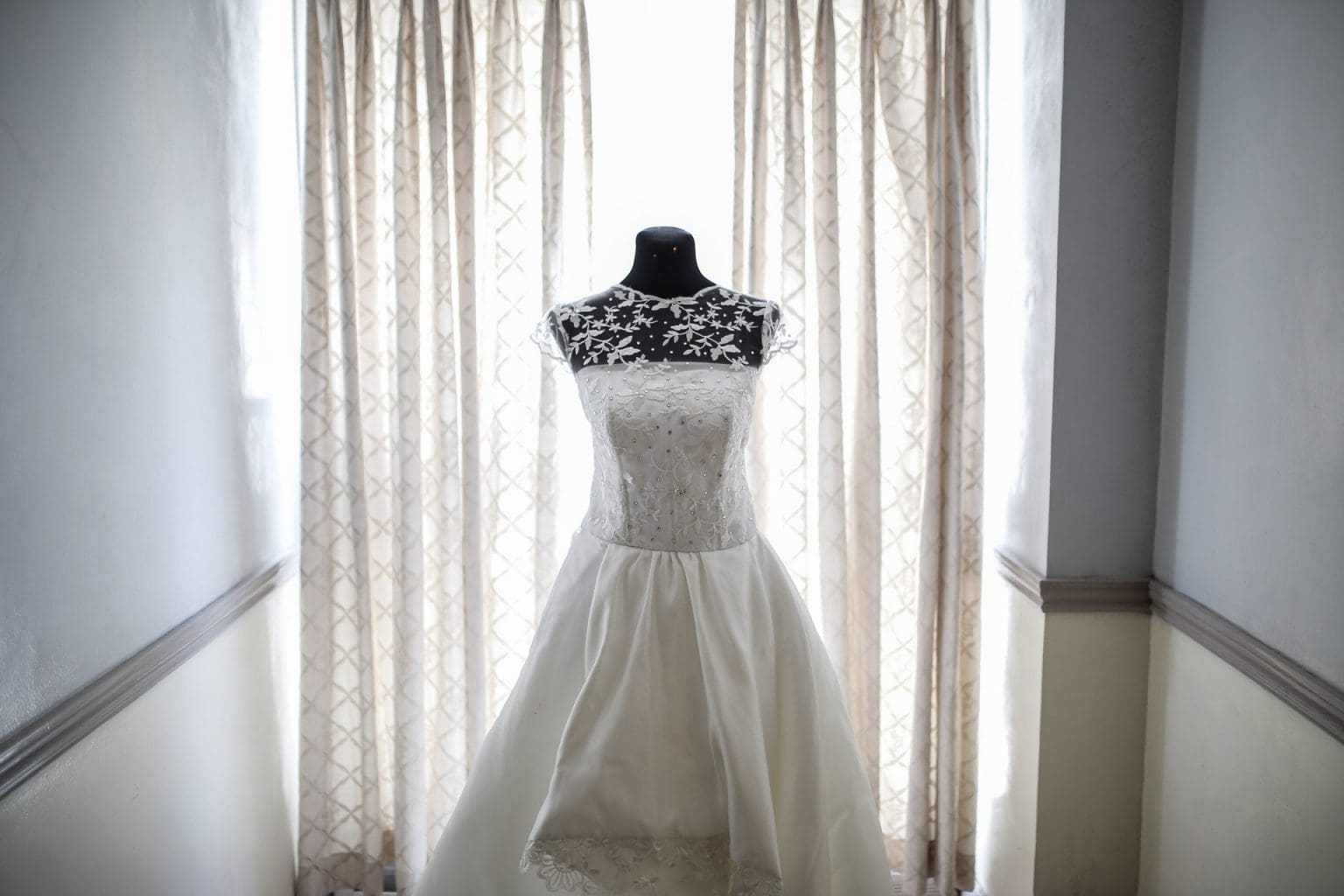 Do pawn shops buy wedding dresses? - Bluegala.com