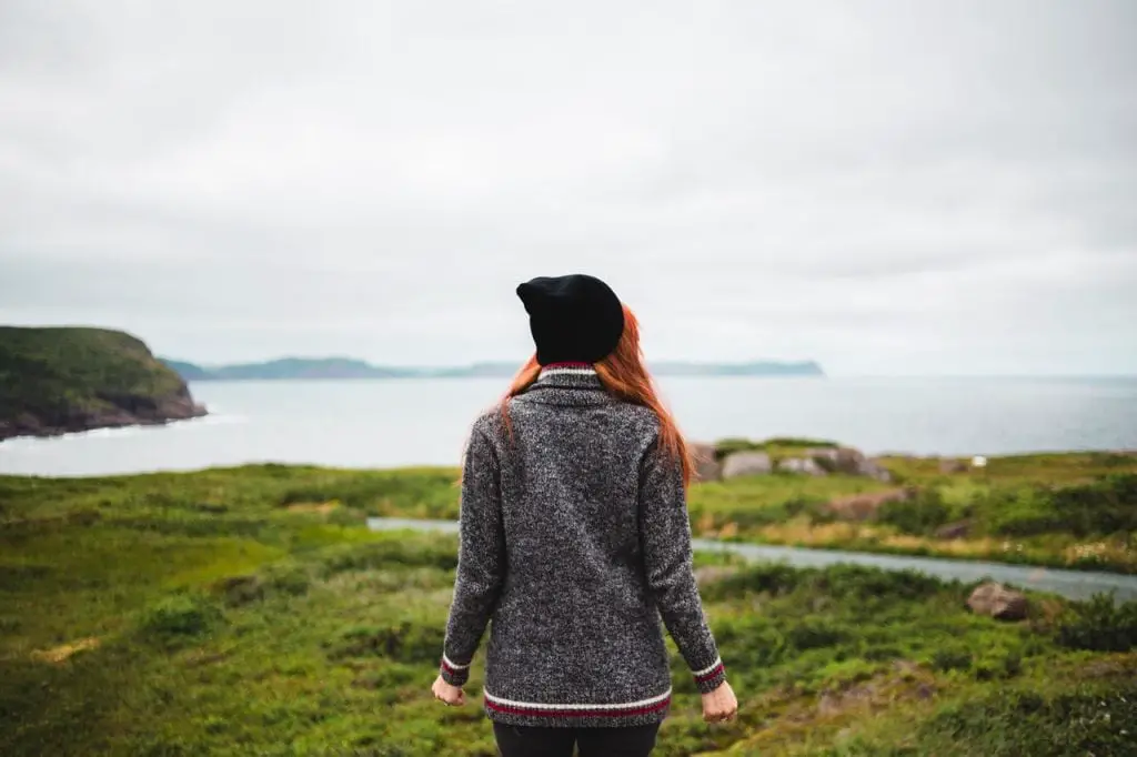 Can you wear a sweater with nothing underneath?