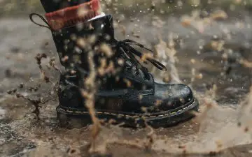 Leather boots in rain - How to protect and care for them?