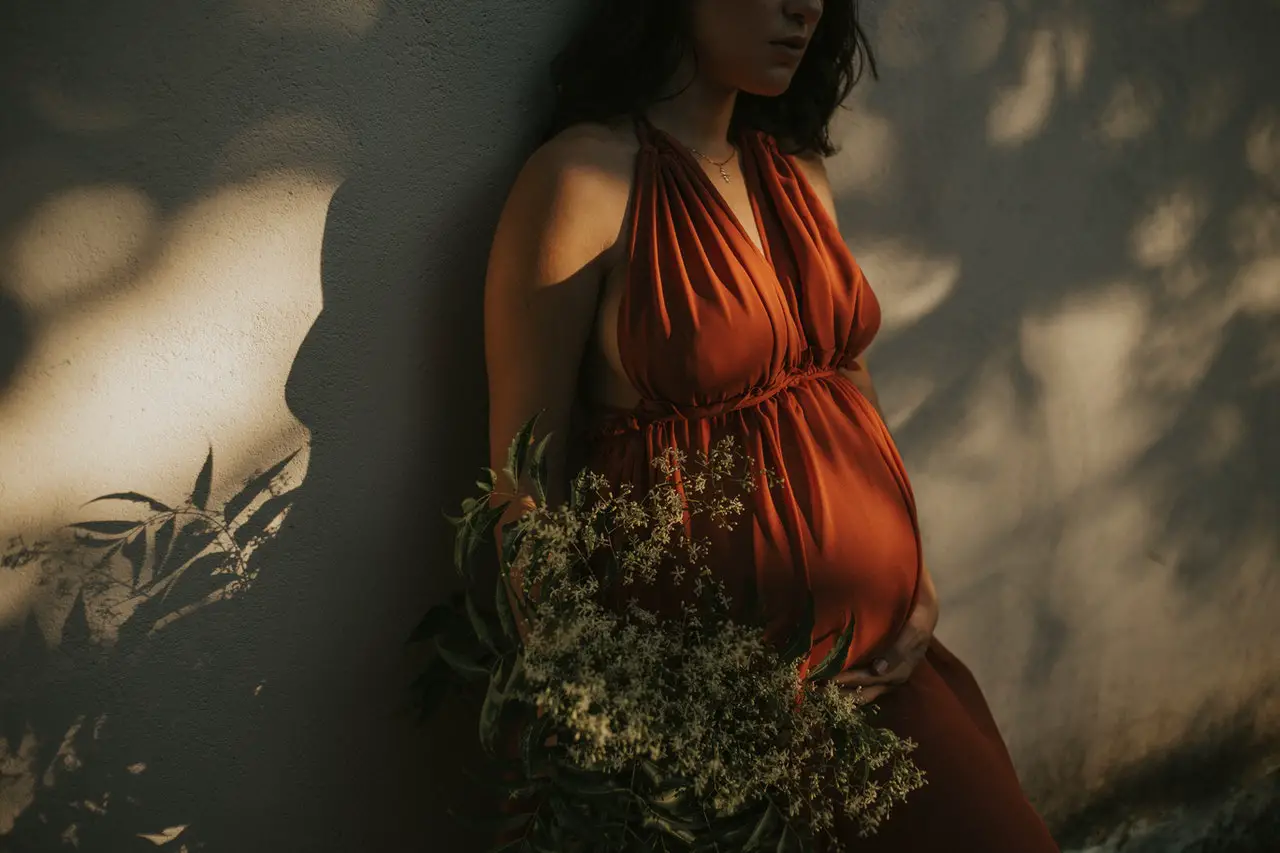 6 Ways Maternity Dresses are Different