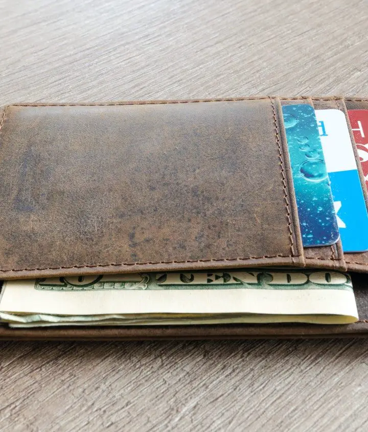 How long should your leather wallet last?