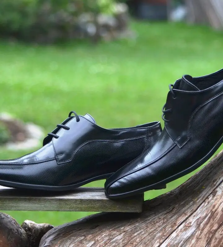 5 ways to prevent leather shoes from smelling