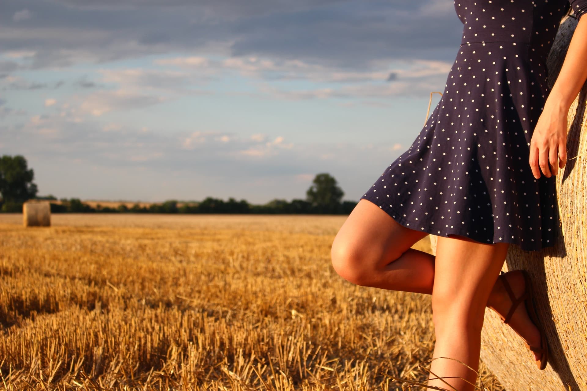 Can you wear a knee length dress to a formal event?